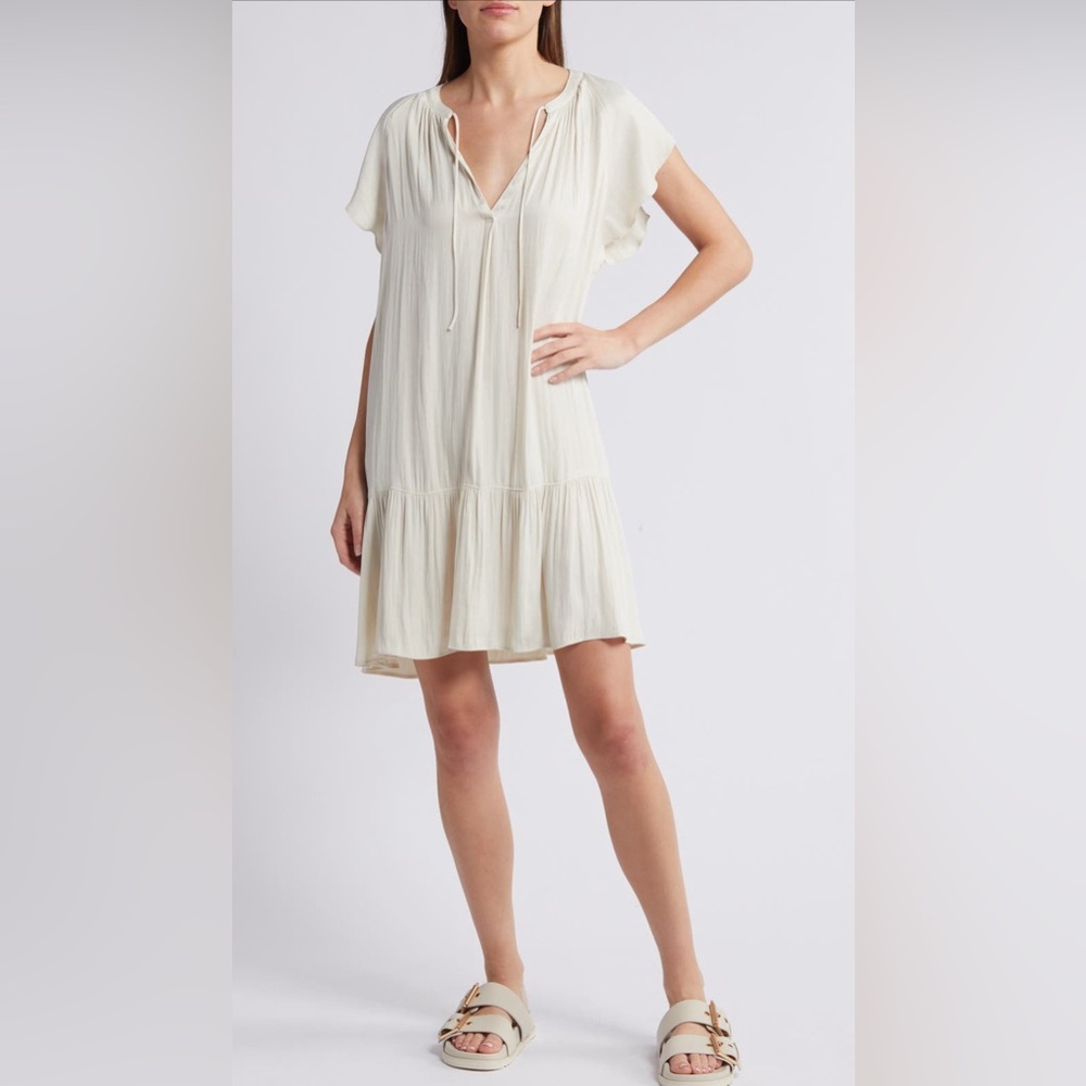 Treasure & Bond
Flutter Sleeve
Satin Dress